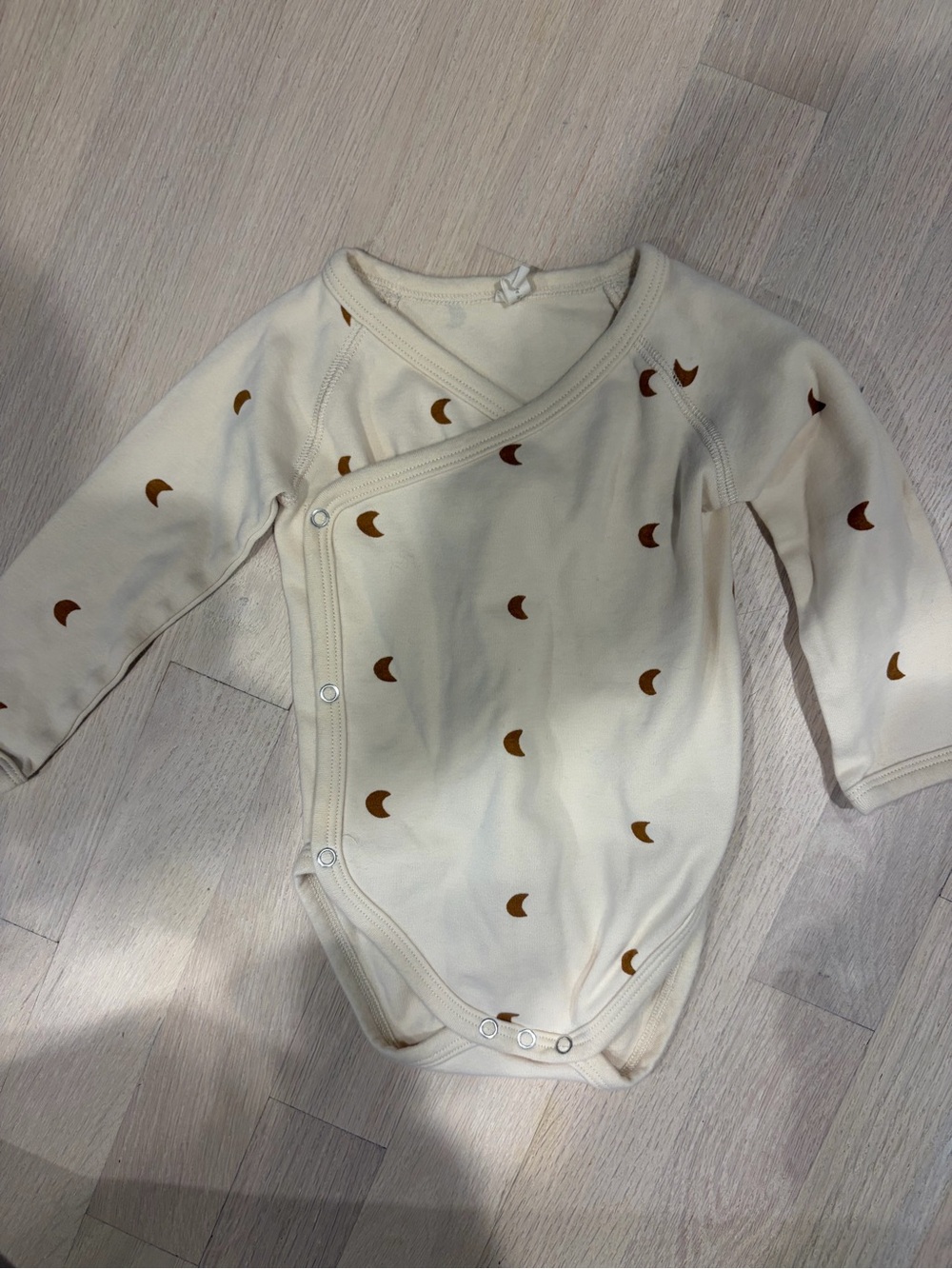 Quincy Mae long sleeve onesie 6-12 months